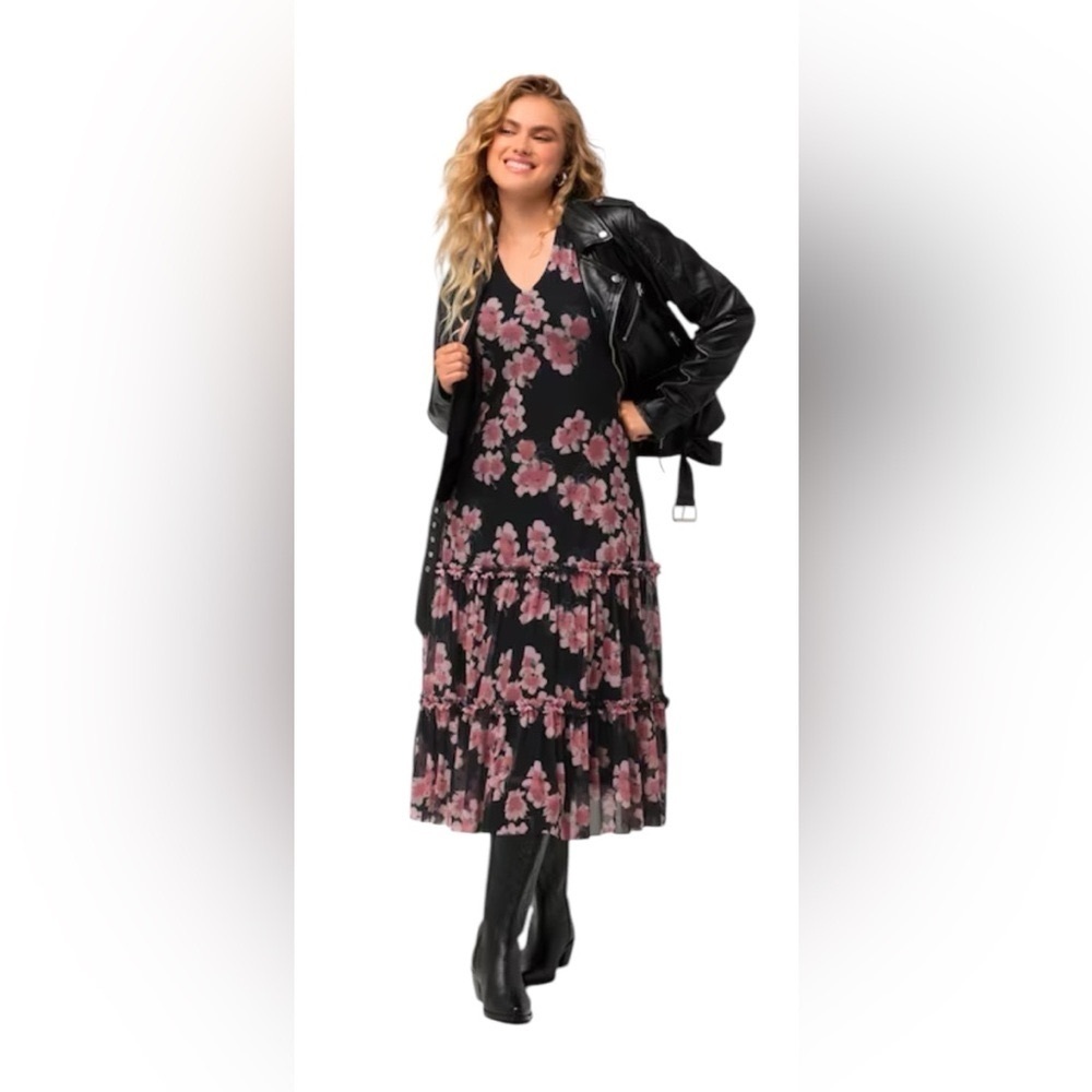 ULLA POPKEN Maxi
Tiered Layered Floral Dress-Size 20/22-Lined-Long Sleeves NWT